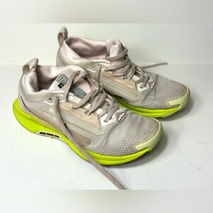 Nike Pegasus Trail 5 GORE-TEX  Size 7.5